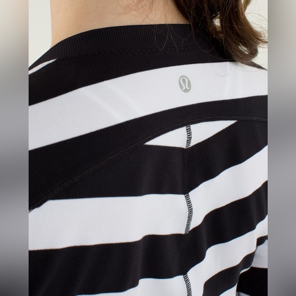 Lululemon Striped Base Runner Long Sleeve - Picture 7 of 13